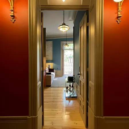 Victoria House *