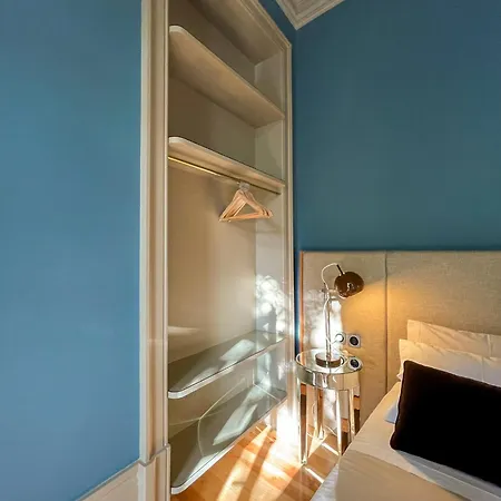 Victoria House Apartment